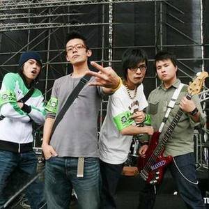 螺丝钉乐团2004《第一次 (EP)》专辑封面图片.jpg