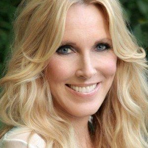 Alana Stewart.jpg