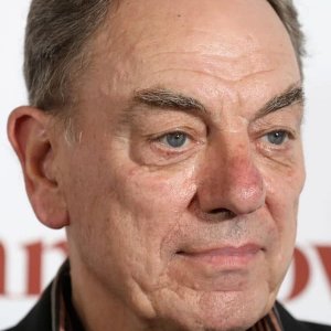 Alun Armstrong.jpg