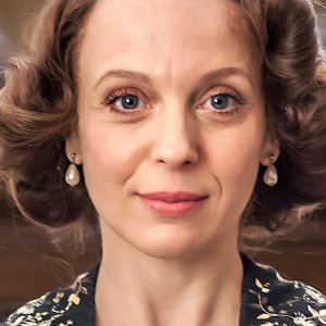 Amanda Abbington.jpg