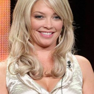 Amanda Detmer.jpg