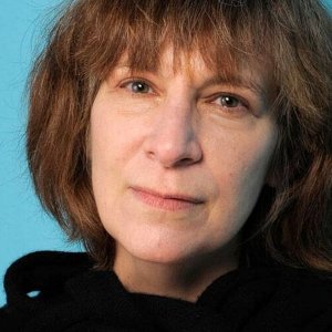 Amanda Plummer.jpg