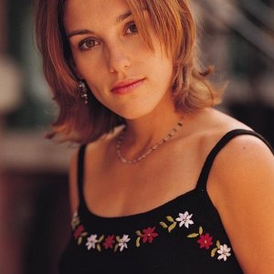 Amy Jo Johnson.jpg