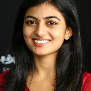 Anandhi.jpg