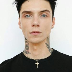 Andy Biersack.jpg