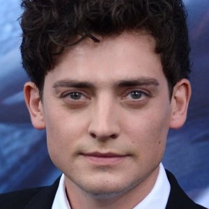 Aneurin Barnard.jpg