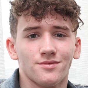 Art Parkinson.jpg