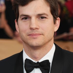 Ashton Kutcher.jpg