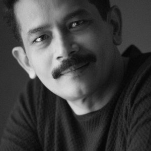 Atul Kulkarni.jpg