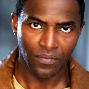 Carl Lumbly.jpg