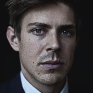 Chris Lowell.jpg