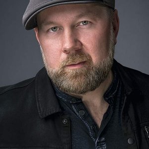 Christopher Sabat.jpg