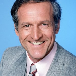 Daniel J. Travanti.jpg