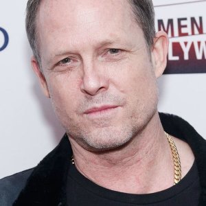 Dean Winters.jpg