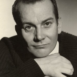 Denholm Elliott.jpg