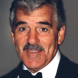 Dennis Farina.jpg