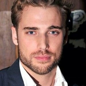 Dustin Milligan.jpg