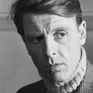 Edward Fox.jpg