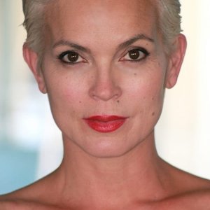 Elizabeth Gracen.jpg