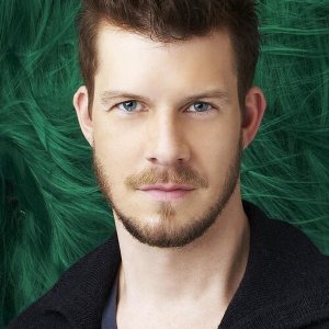 Eric Mabius.jpg