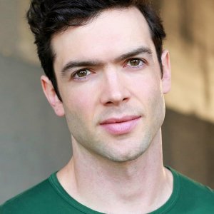 Ethan Peck.jpg