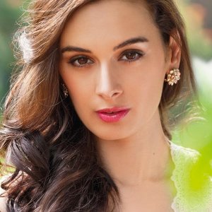 Evelyn Sharma.jpg