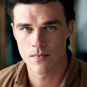 Finn Wittrock.jpg