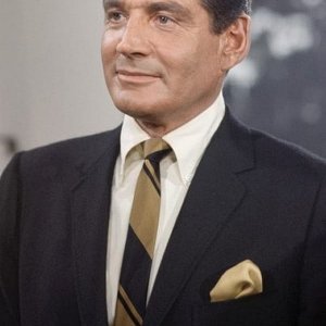 Gene Barry.jpg