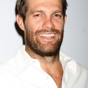 Geoff Stults.jpg