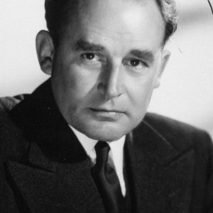 Geoffrey Keen.jpg