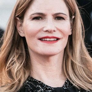 Jennifer Jason Leigh.jpg