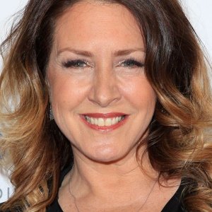 Joely Fisher.jpg