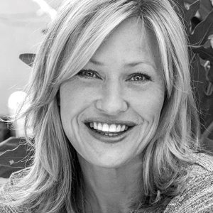 Joey Lauren Adams.jpg