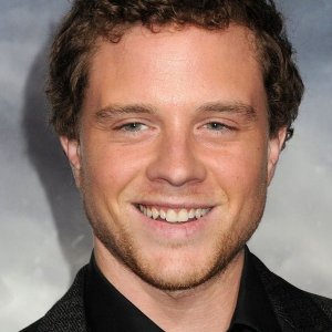 Jonny Weston.jpg