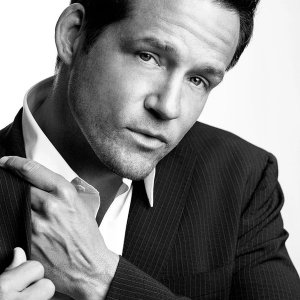 Josh Hopkins.jpg