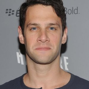 Justin Bartha.jpg