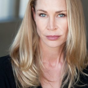 Kathleen Kinmont.jpg