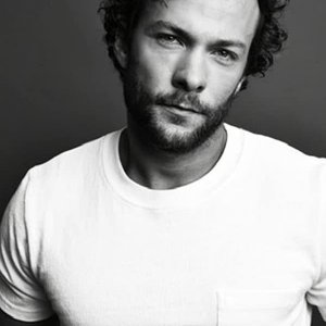 Kyle Schmid.jpg