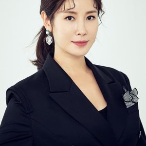 Lee Tae-ran.jpg