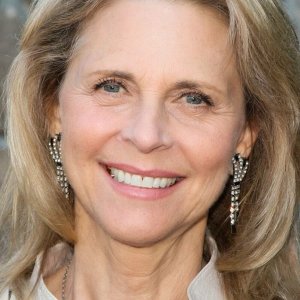 Lindsay Wagner.jpg