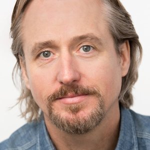 Linus Roache.jpg