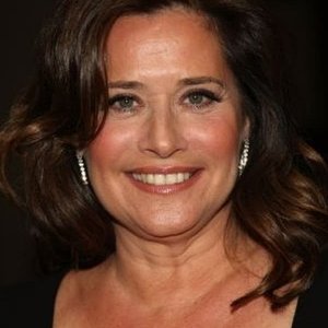 Lorraine Bracco.jpg