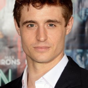 Max Irons.jpg