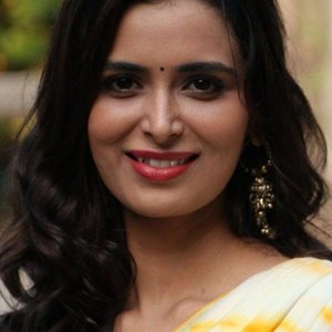 Meenakshi Dixit.jpg