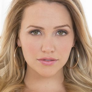 Mia Malkova.jpg