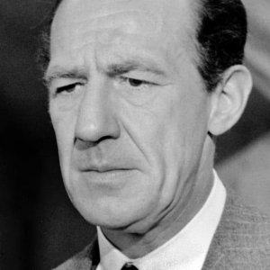 Michael Hordern.jpg