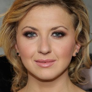 Nina Arianda.jpg