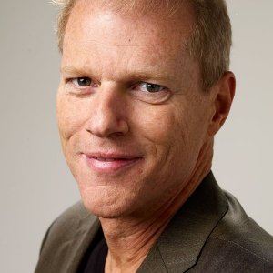 Noah Emmerich.jpg