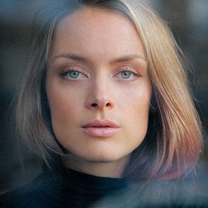 Rachel Skarsten.jpg