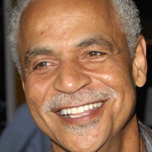 Ron Glass.jpg